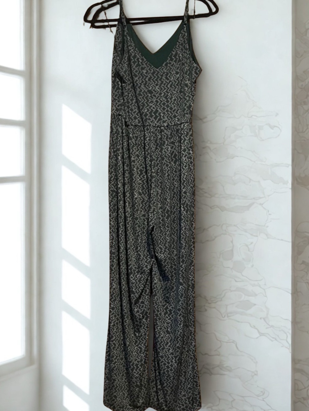 Kaileigh Black Green Wide Leg Jumpsuit Medium Boho Flowy Sleeveless Pockets - Picture 3 of 6